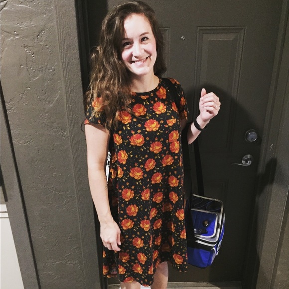 Meet your Posher, Natalie - Picture 2 of 3